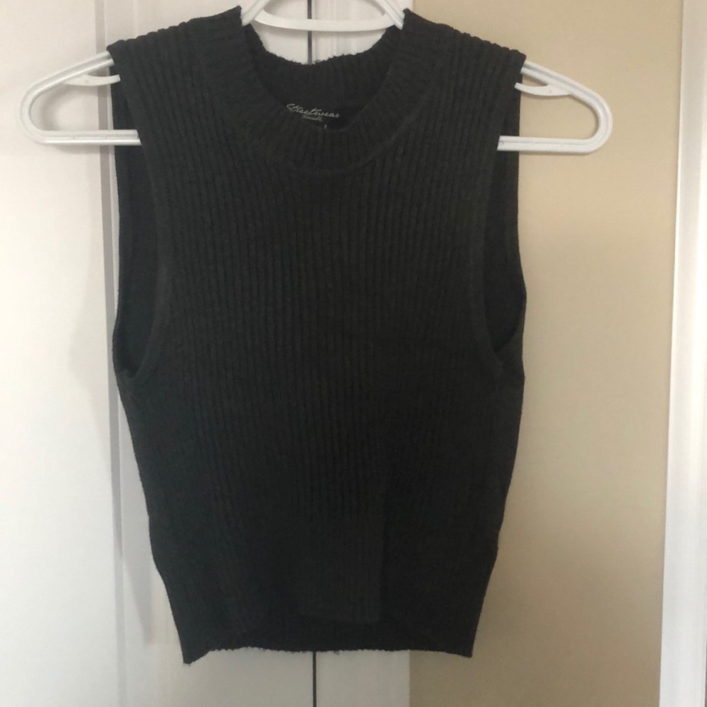Sweater vest